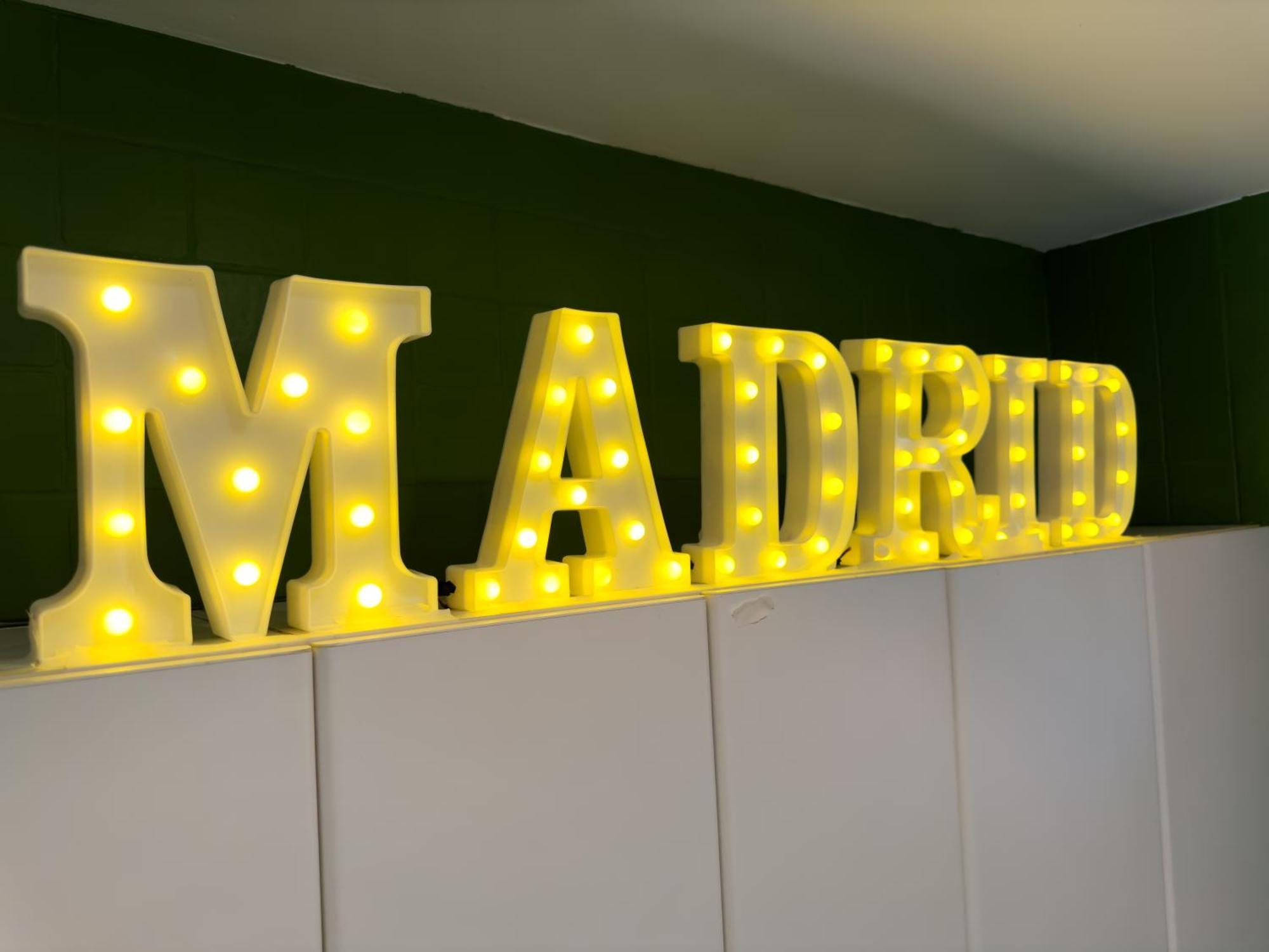 Disfruta Del Barrio De Las Letras Madrid Kültér fotó
