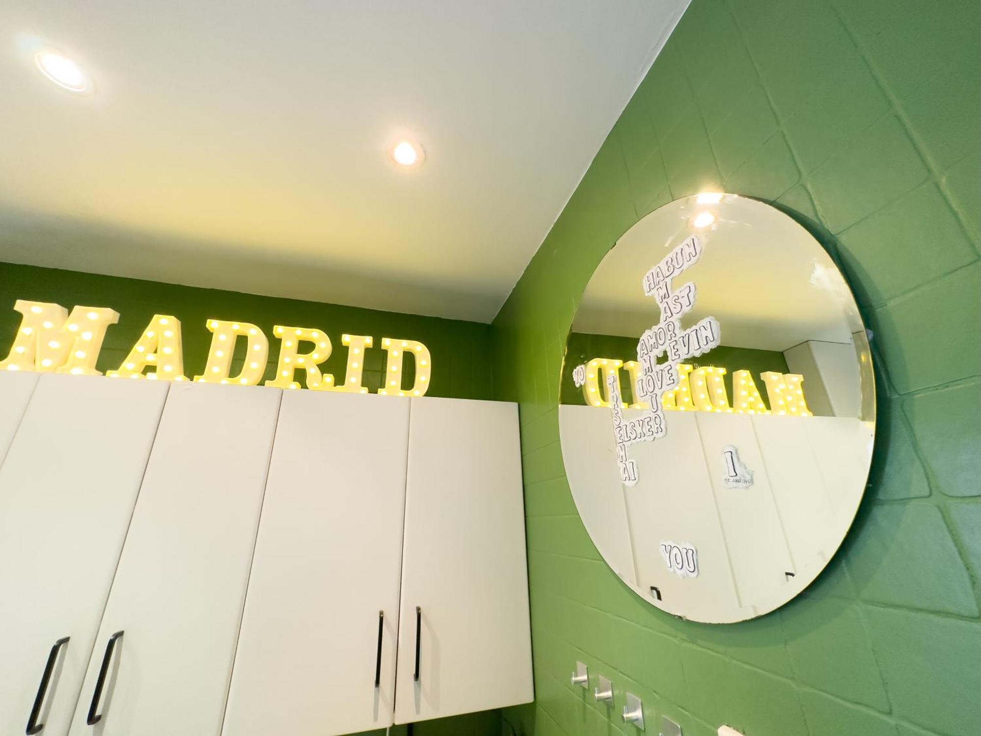 Disfruta Del Barrio De Las Letras Madrid Kültér fotó